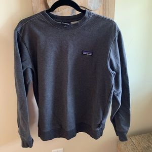 Patagonia grey crew neck sweatshirt